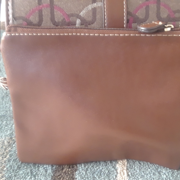 Brown Leather Embroidered Handbag with Cosmetic Bag - Picture 7 of 7